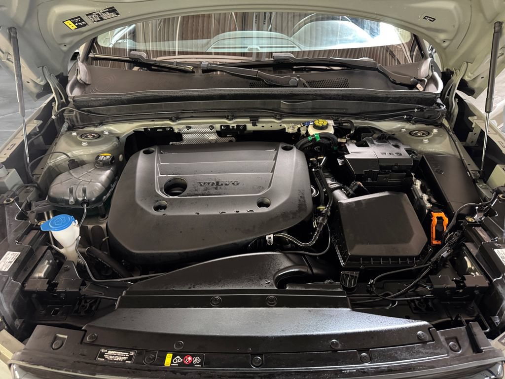 Used 2023 Volvo XC40 B5 Plus w/ Climate Package AWD/4WD image 18
