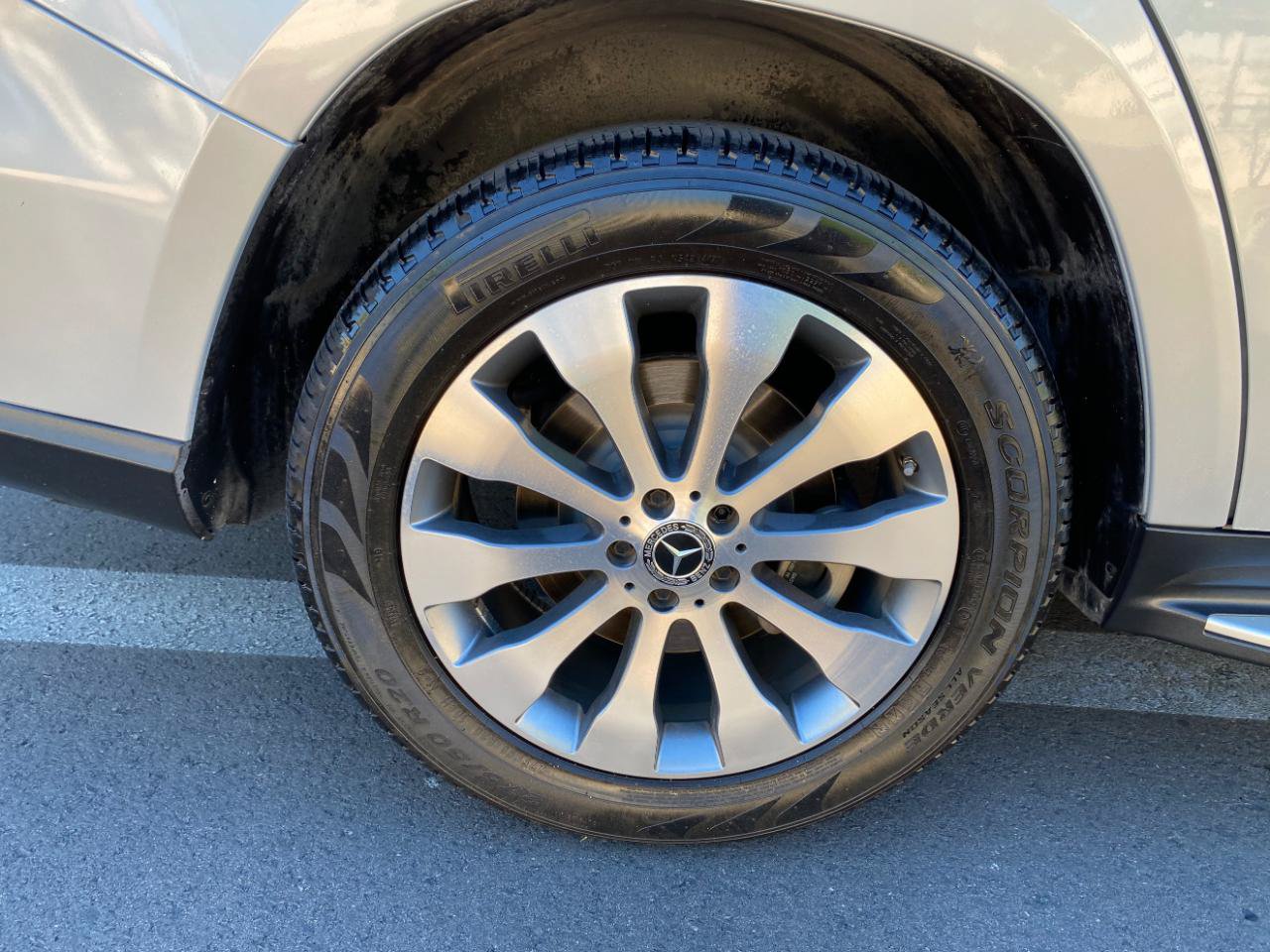 Used 2019 Mercedes-Benz GLS 450 4MATIC image 19