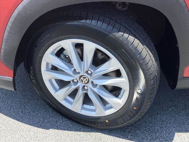 Certified 2022 Toyota Corolla Cross LE FWD image 9