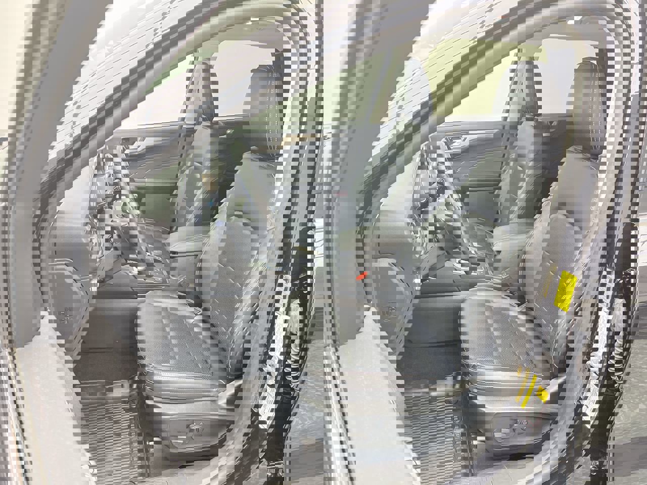 Certified 2022 Ford Escape Titanium w/ Class II Trailer Tow Package image 11