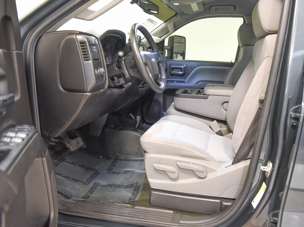 Used 2018 Chevrolet Silverado 2500 W/T image 2