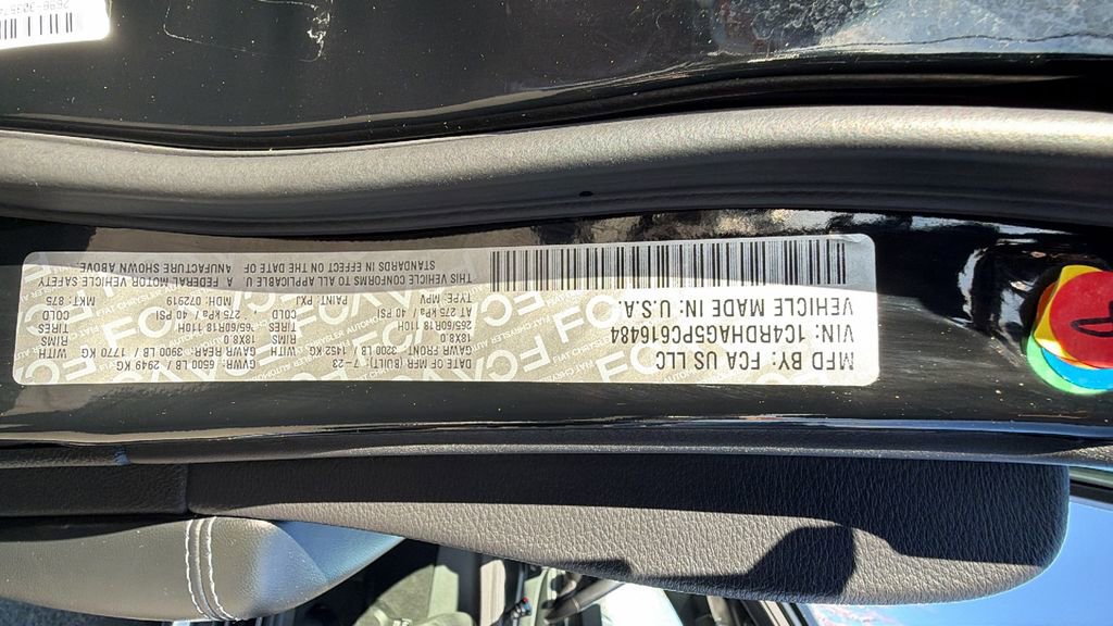 Used 2023 Dodge Durango SXT image 33