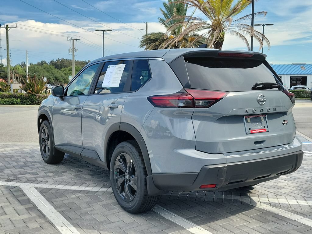 Used 2026 Nissan Rogue SV FWD image 3