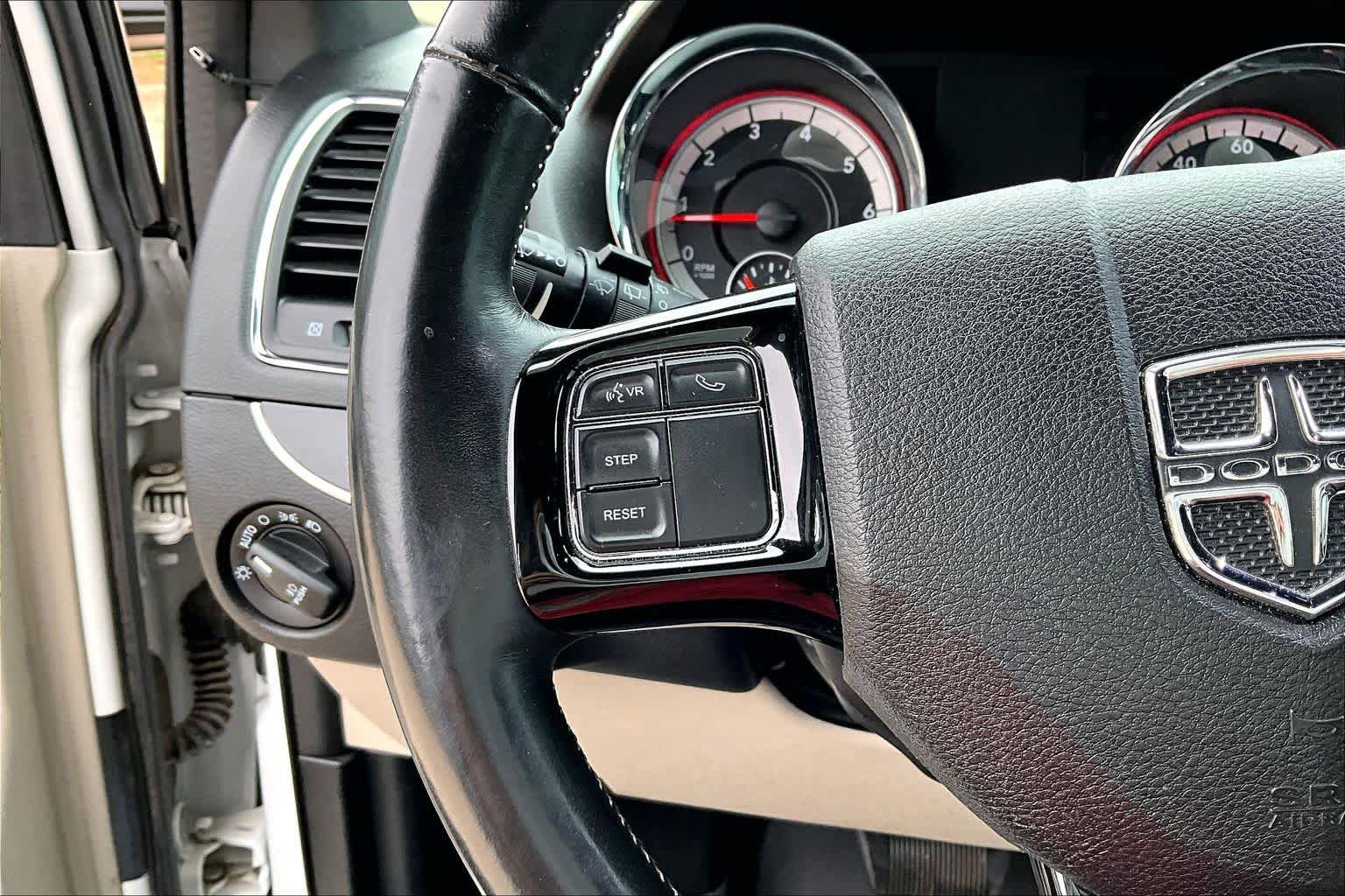 Used 2016 Dodge Grand Caravan SXT FWD image 15