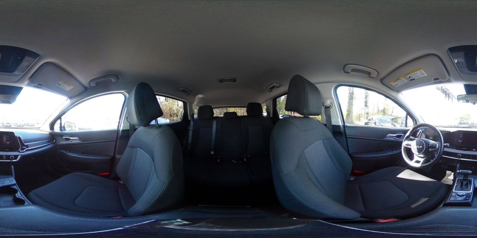 Used 2025 Kia Sportage LX image 40