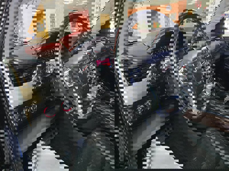 Used 2016 GMC Yukon SLT image 9