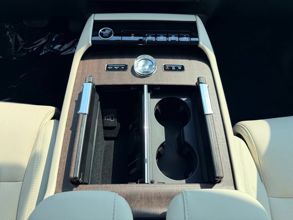 New 2027 Lincoln Navigator Reserve w/ Jet Appearance Package AWD/4WD image 15
