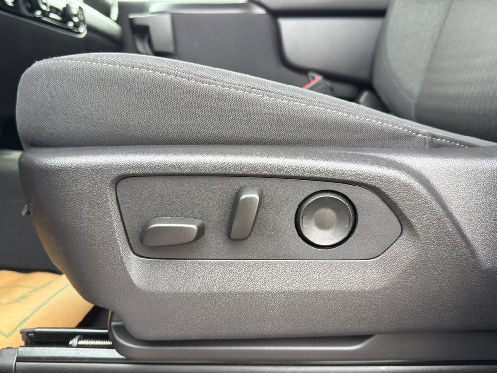 Used 2024 Chevrolet Silverado 1500 LT image 15