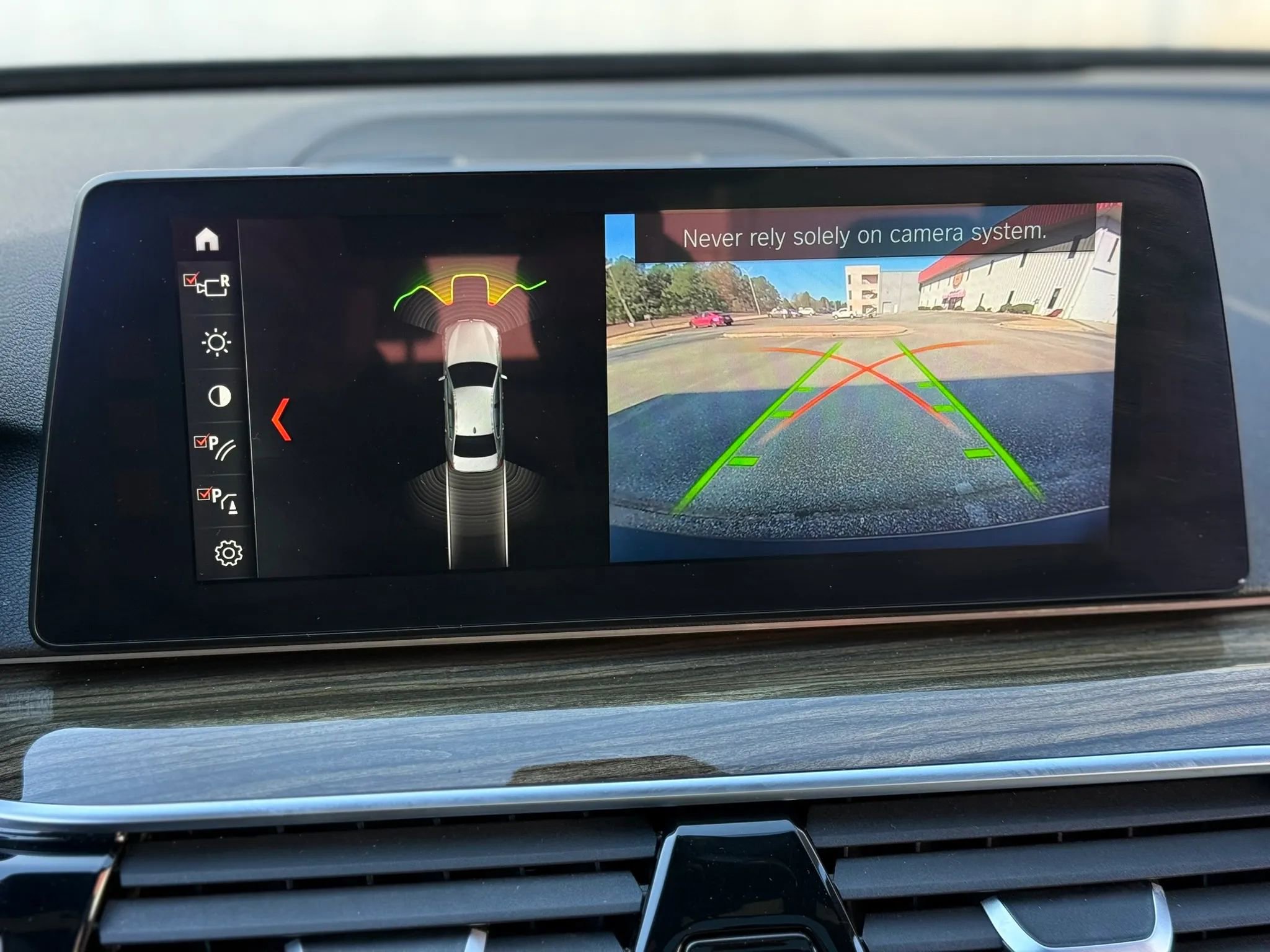 Used 2018 BMW 540i w/ Premium Package RWD image 24