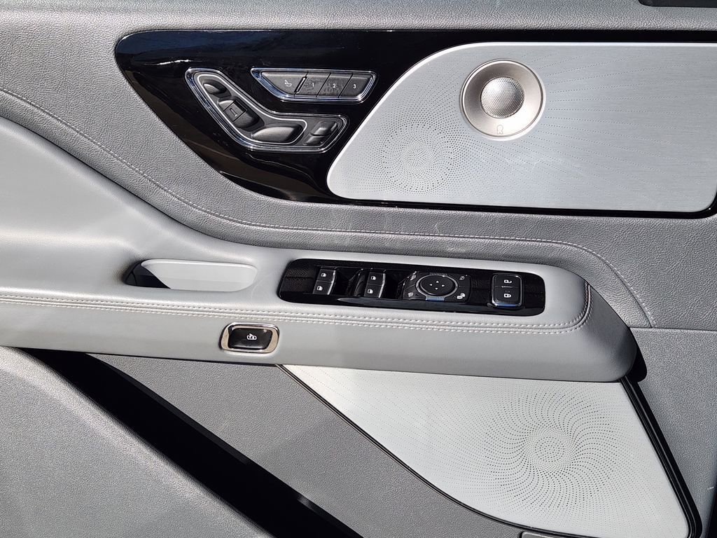 Used 2021 Lincoln Aviator Grand Touring w/ Equipment Group 302A image 25
