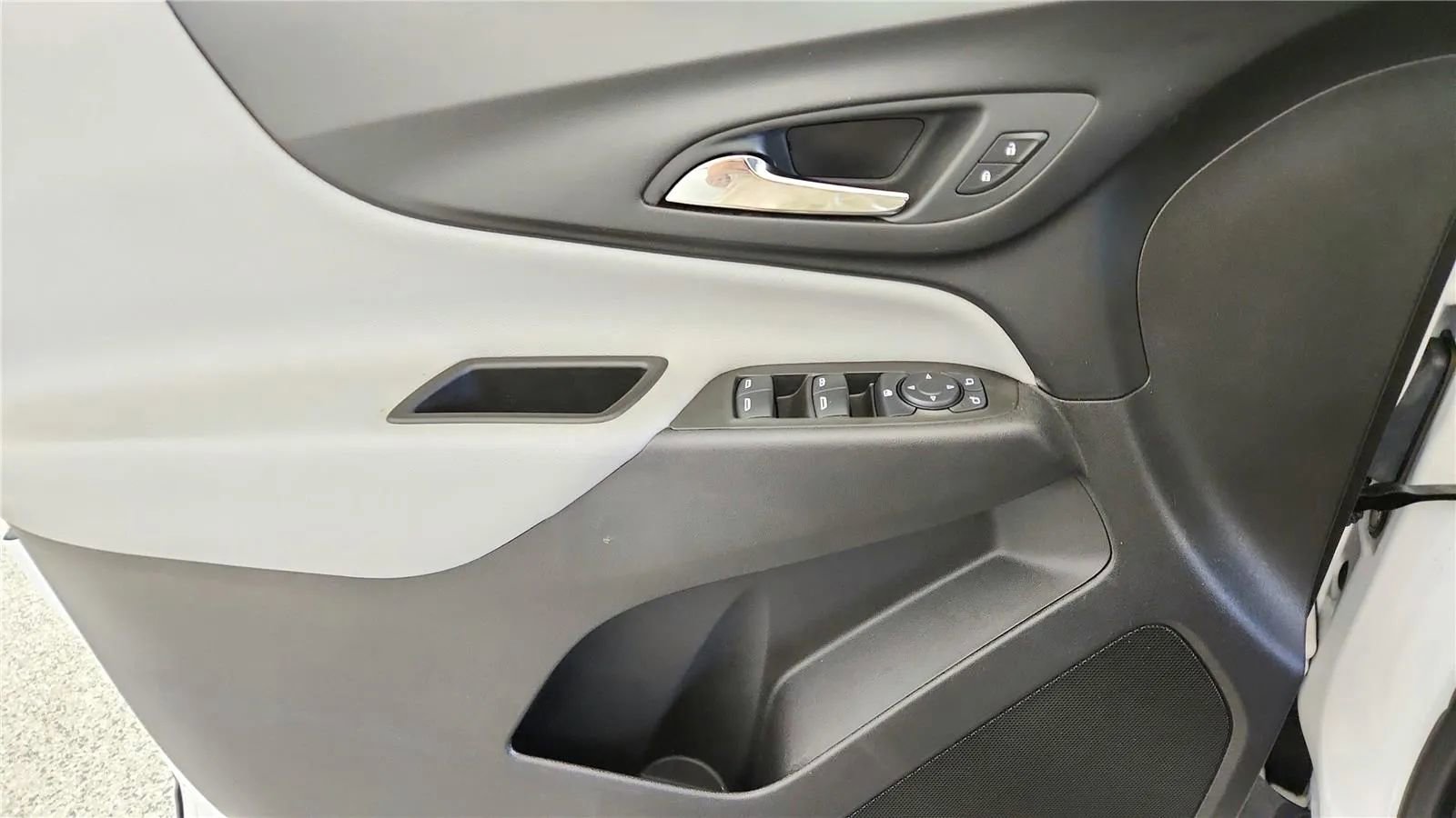 Used 2024 Chevrolet Equinox LS FWD image 31