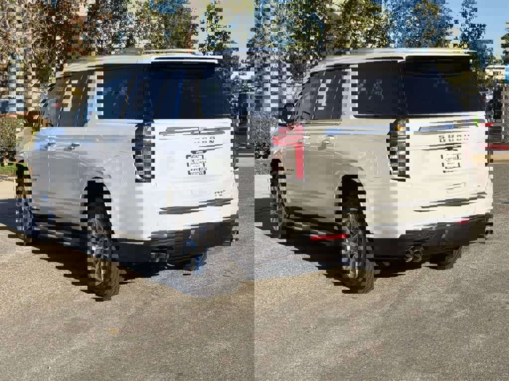 Used 2023 Chevrolet Suburban Premier image 6