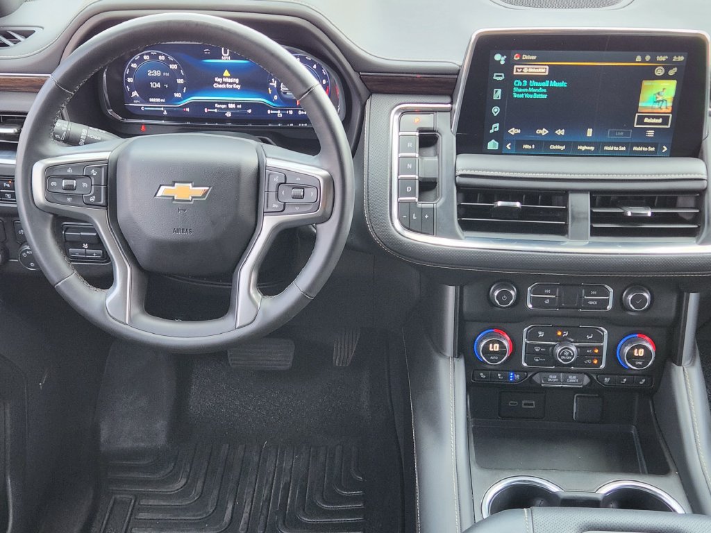 Used 2024 Chevrolet Suburban Premier w/ Premium Package RWD image 27