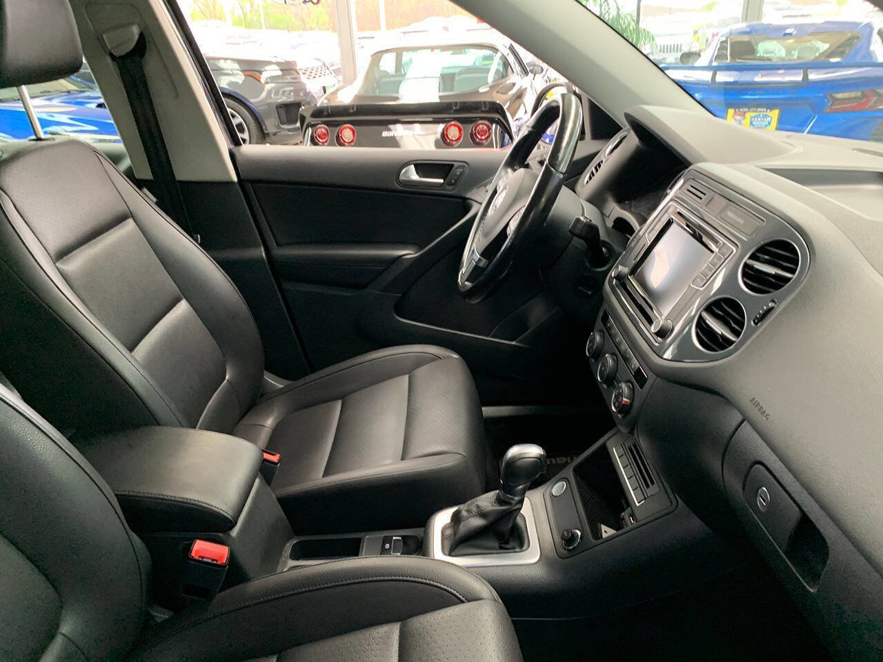 Used 2017 Volkswagen Tiguan S AWD/4WD image 14