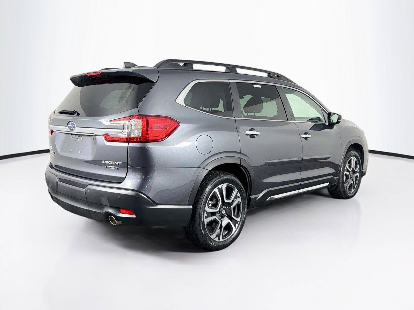 Used 2025 Subaru Ascent Touring AWD/4WD image 11