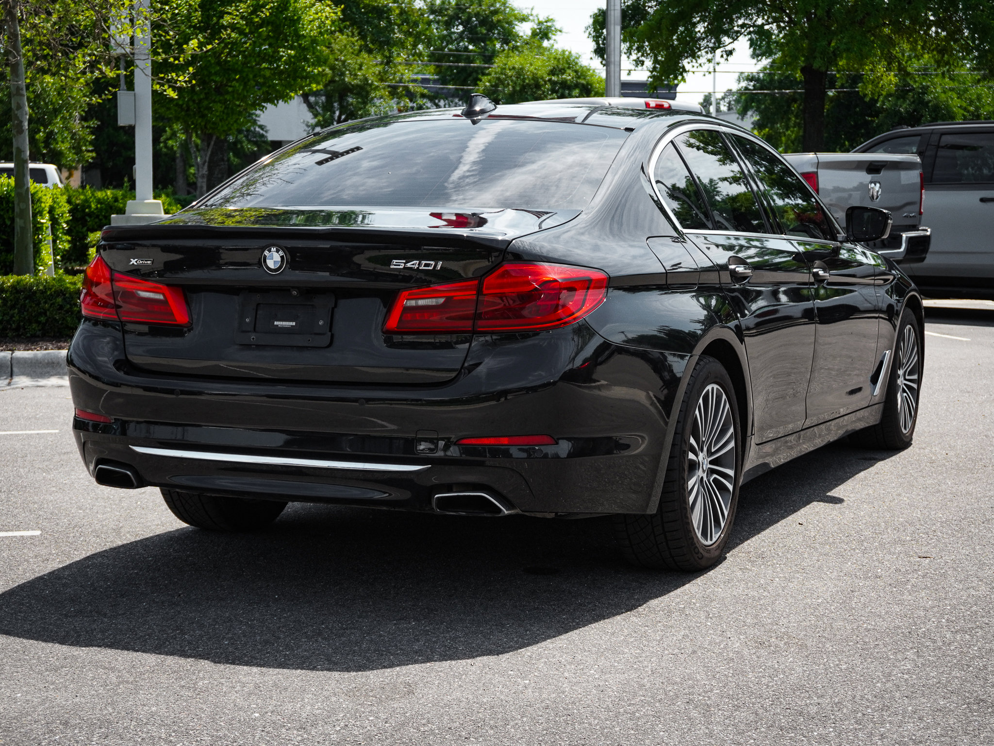 Used 2018 BMW 540i xDrive w/ Premium Package image 10
