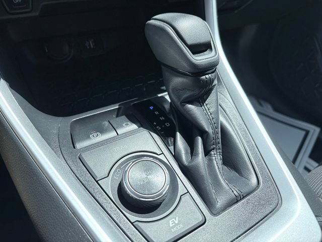Used 2023 Toyota RAV4 LE AWD/4WD image 20