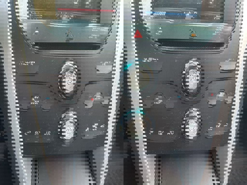 Used 2014 Ford Explorer XLT w/ Equipment Group 202A image 5