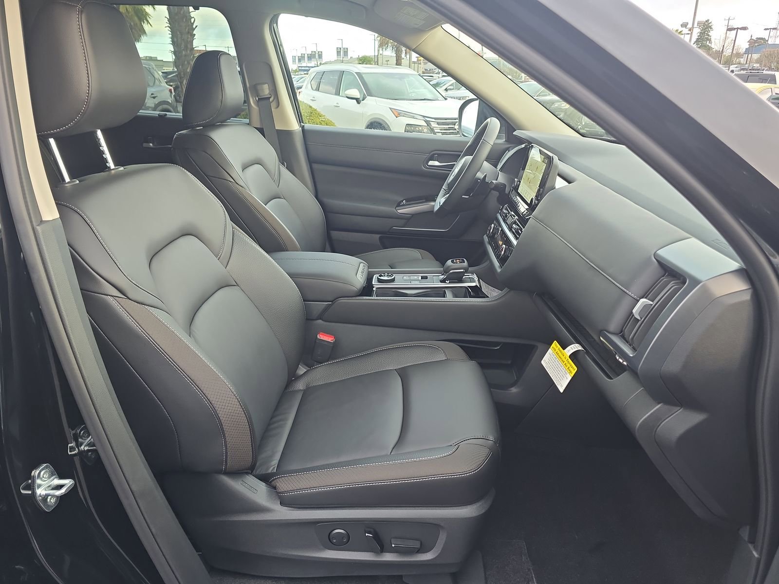 New 2025 Nissan Pathfinder SL image 28