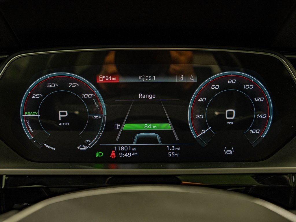 Used 2021 Audi e-tron Premium Plus w/ Premium Plus Package image 24