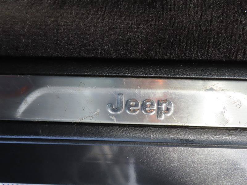 Used 2018 Jeep Grand Cherokee Limited AWD/4WD image 18