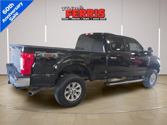 Used 2017 Ford F250 XLT w/ XLT Premium Package AWD/4WD image 5