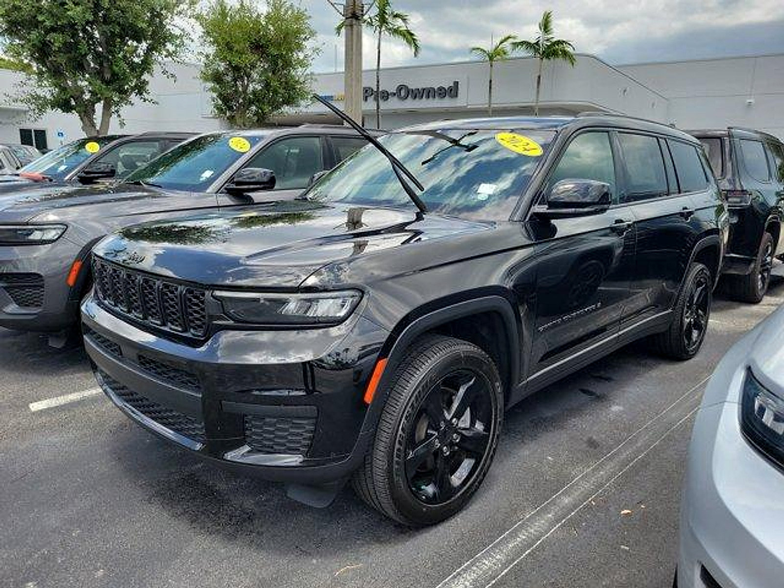 New 2024 Jeep Grand Cherokee L Laredo RWD image 3