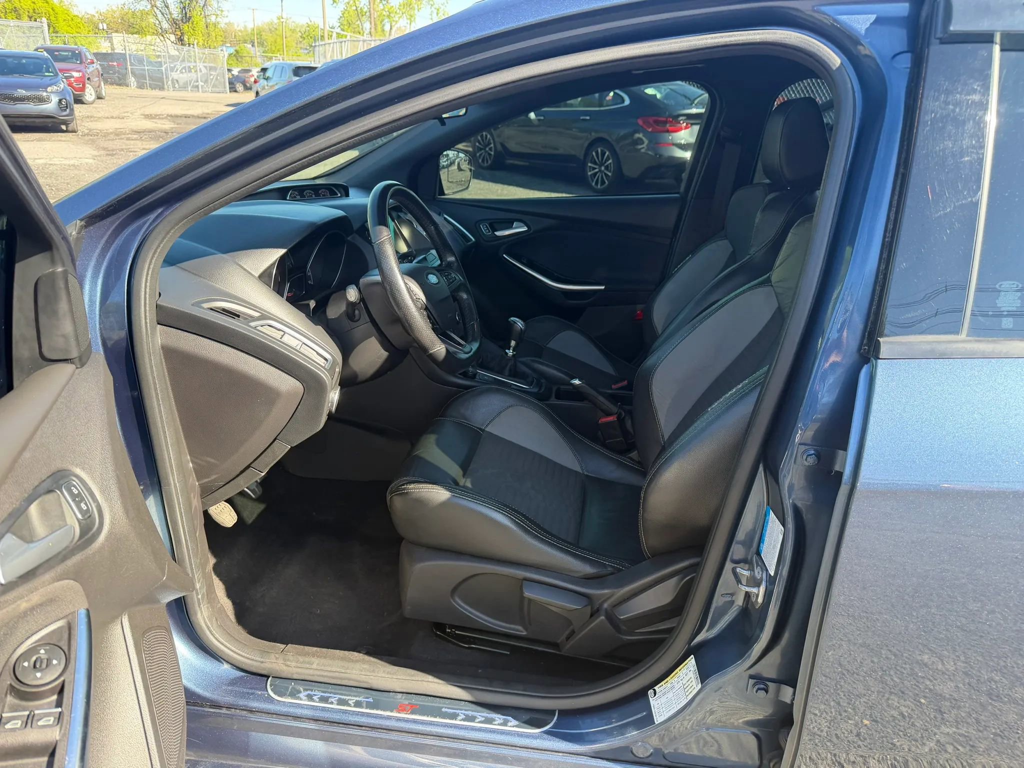 Used 2018 Ford Focus ST w/ Equipment Group 401A FWD image 25