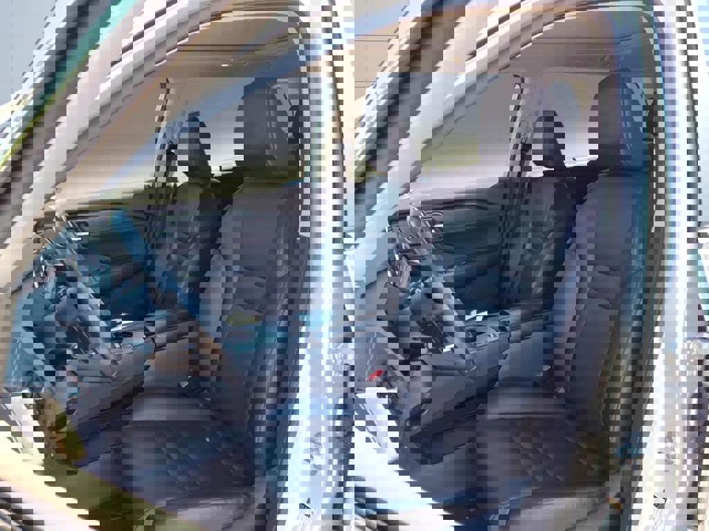 Used 2023 Nissan Rogue SV w/ SV Premium Package image 3