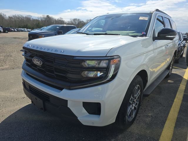 Used 2025 Ford Expedition Active image 1