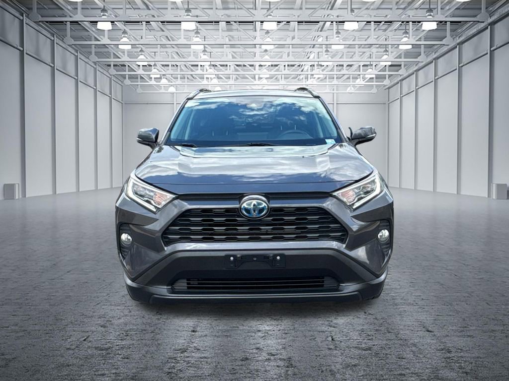 Used 2020 Toyota RAV4 XLE w/ Convenience Package AWD/4WD image 2