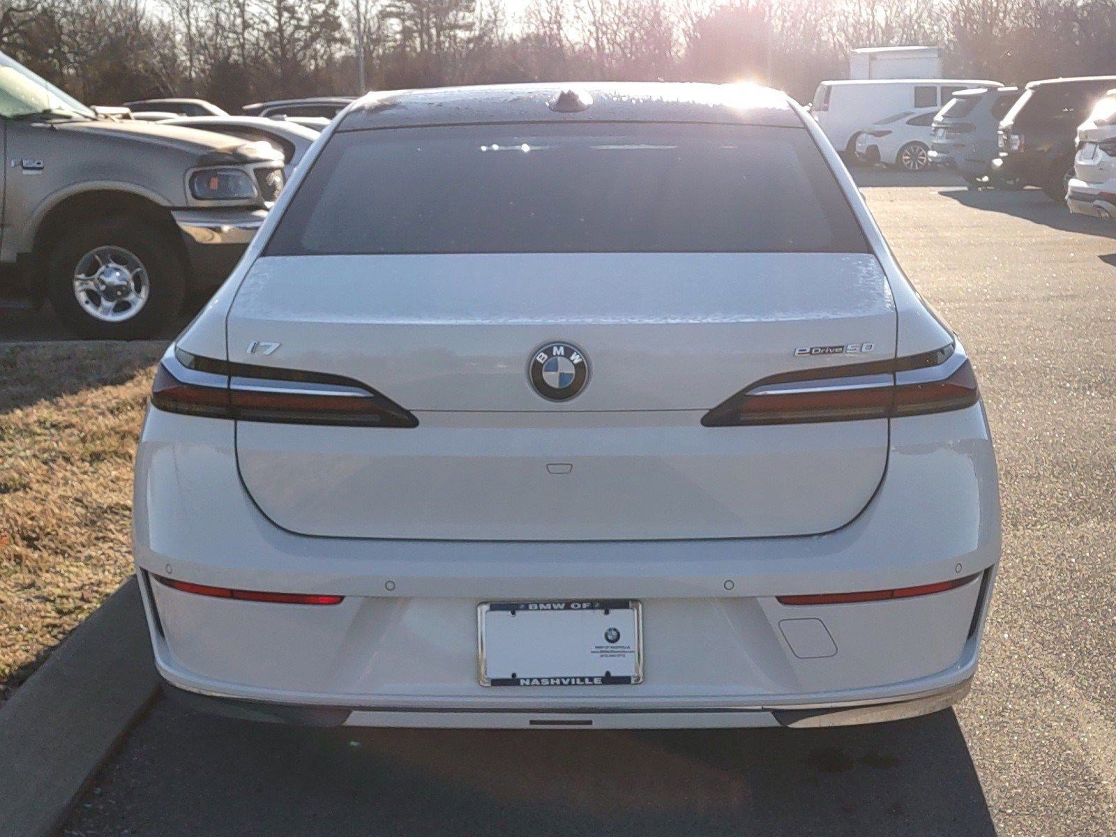 Used 2024 BMW i7 eDrive50 image 9