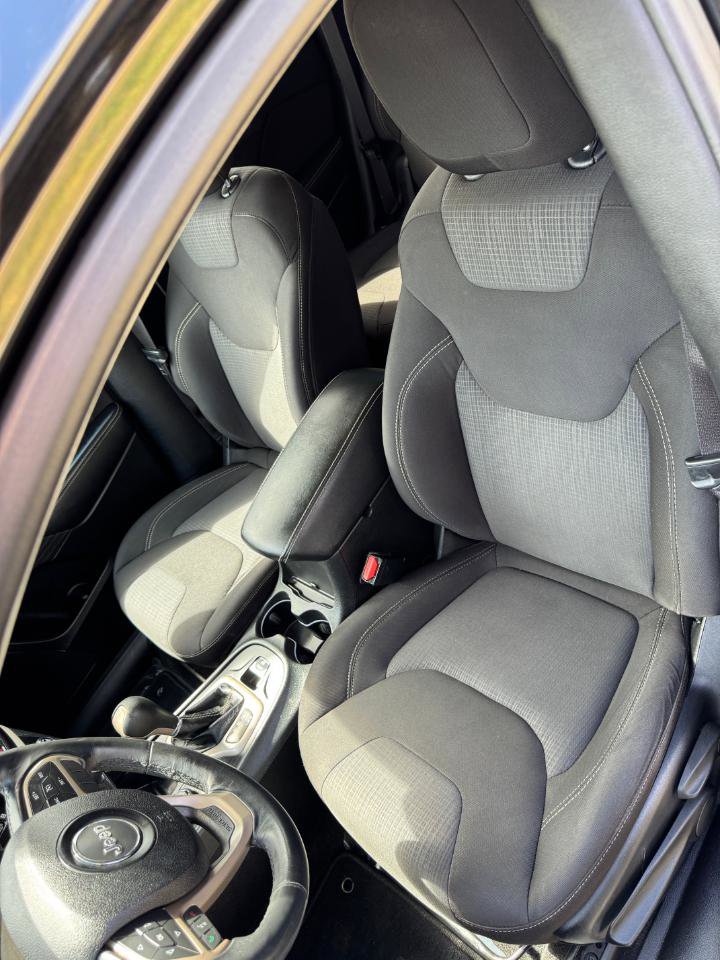 Used 2015 Jeep Cherokee Latitude image 13