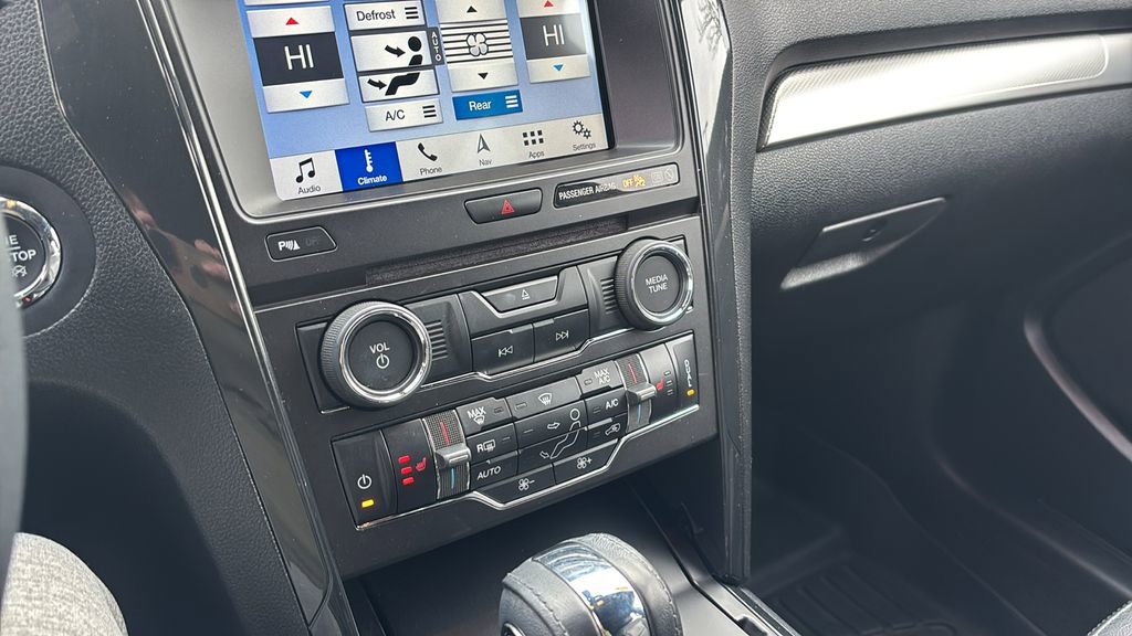 Used 2018 Ford Explorer XLT w/ Equipment Group 202A image 20