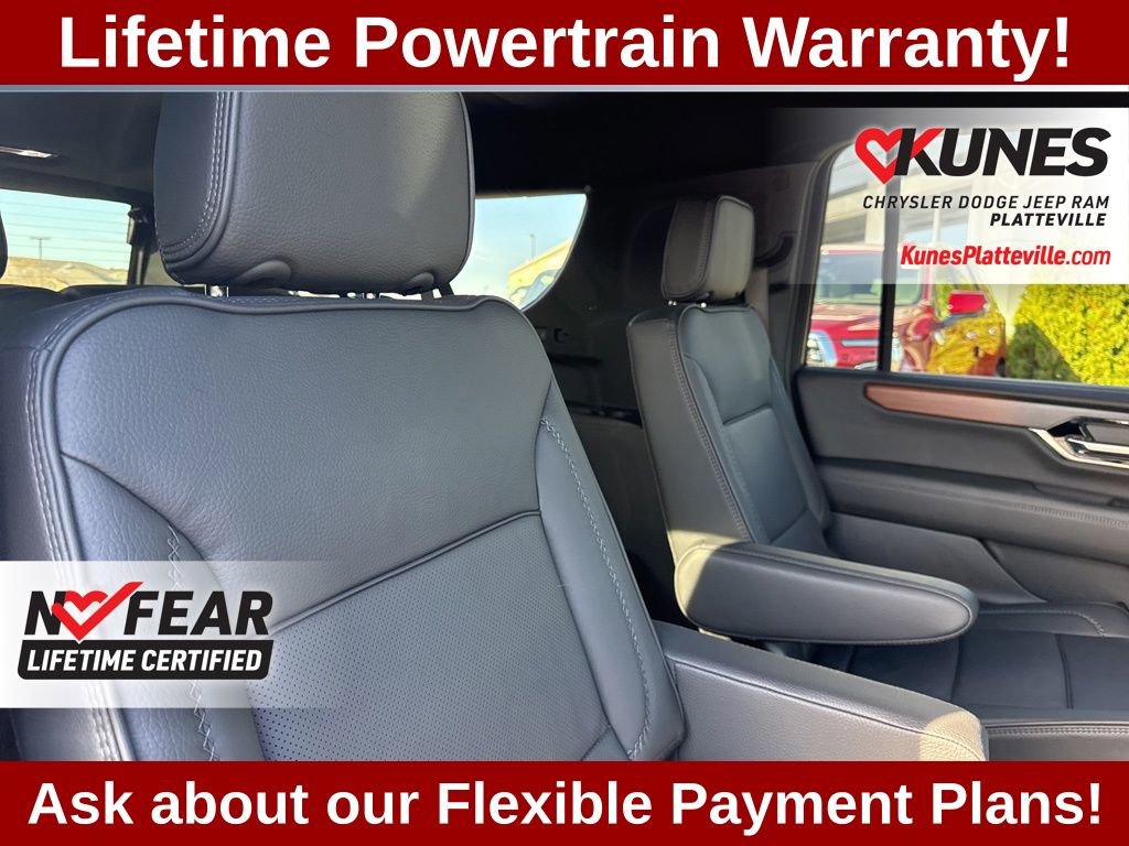 Used 2025 GMC Yukon XL Denali AWD/4WD image 47