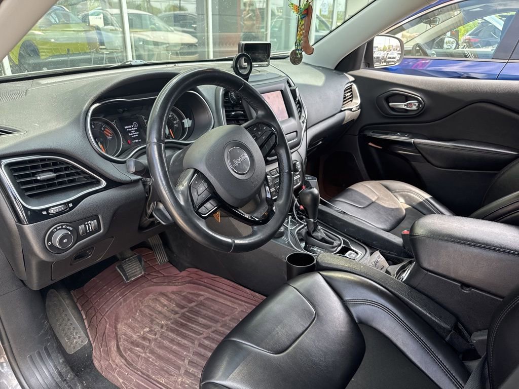 Used 2019 Jeep Cherokee Latitude Plus image 6