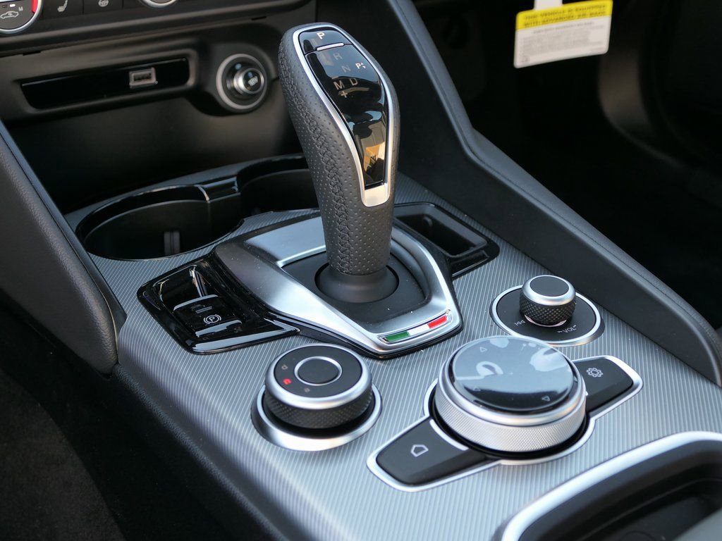 New 2025 Alfa Romeo Giulia AWD image 22