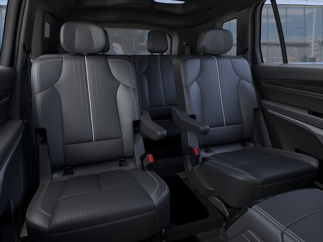 New 2027 Cadillac Vistiq Sport w/ LPO, Floor Liner Package AWD/4WD image 17