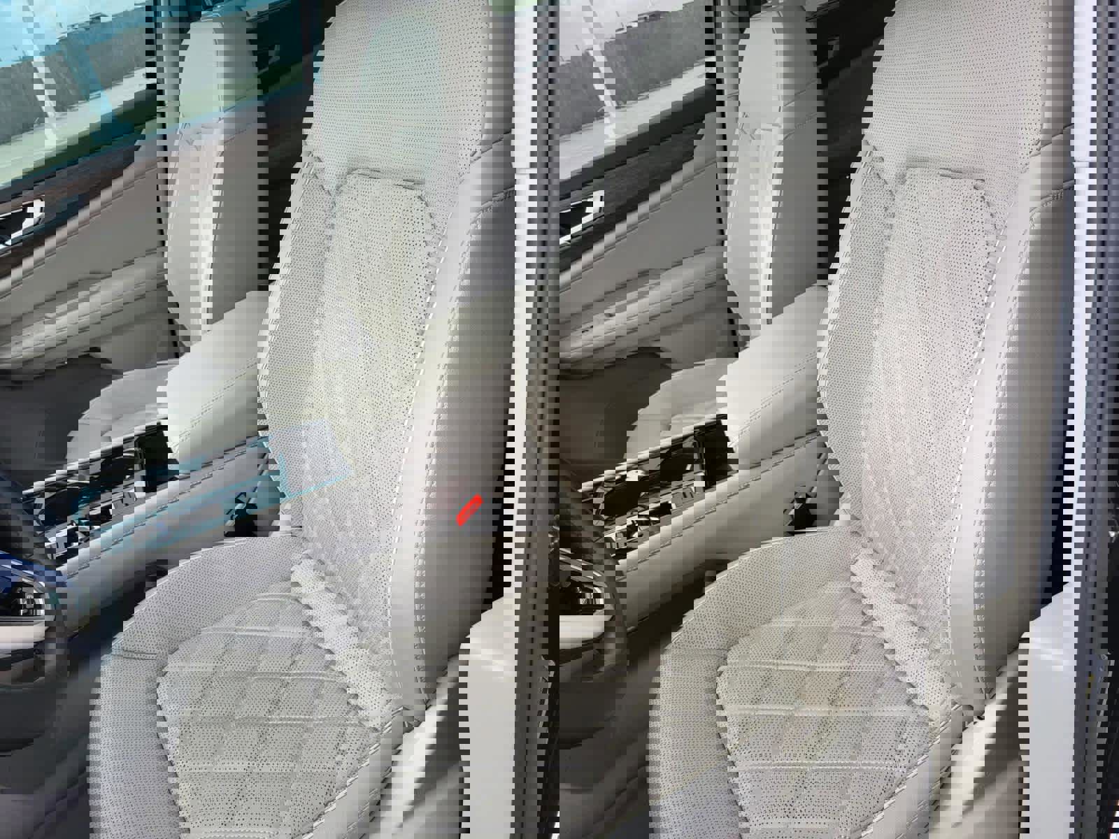 Used 2024 Volkswagen Atlas SEL Premium R-Line image 16