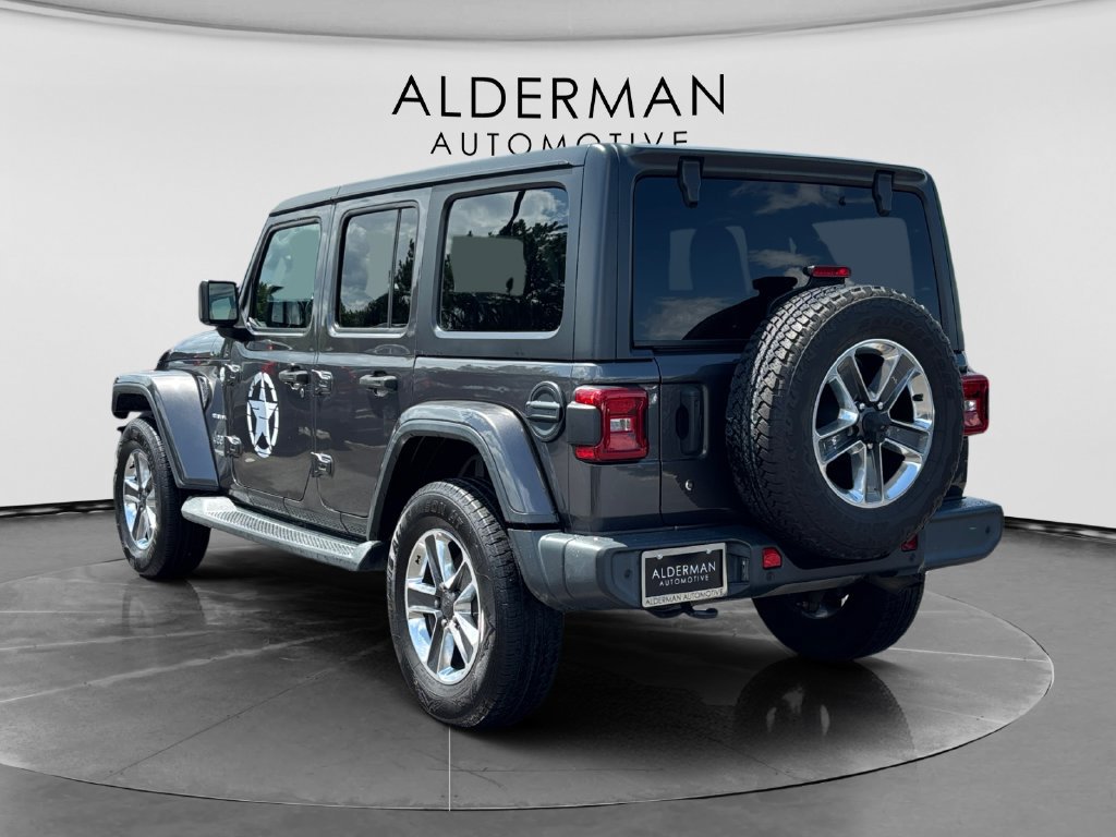 Used 2018 Jeep Wrangler Unlimited Sahara w/ Dual Top Group AWD/4WD image 3