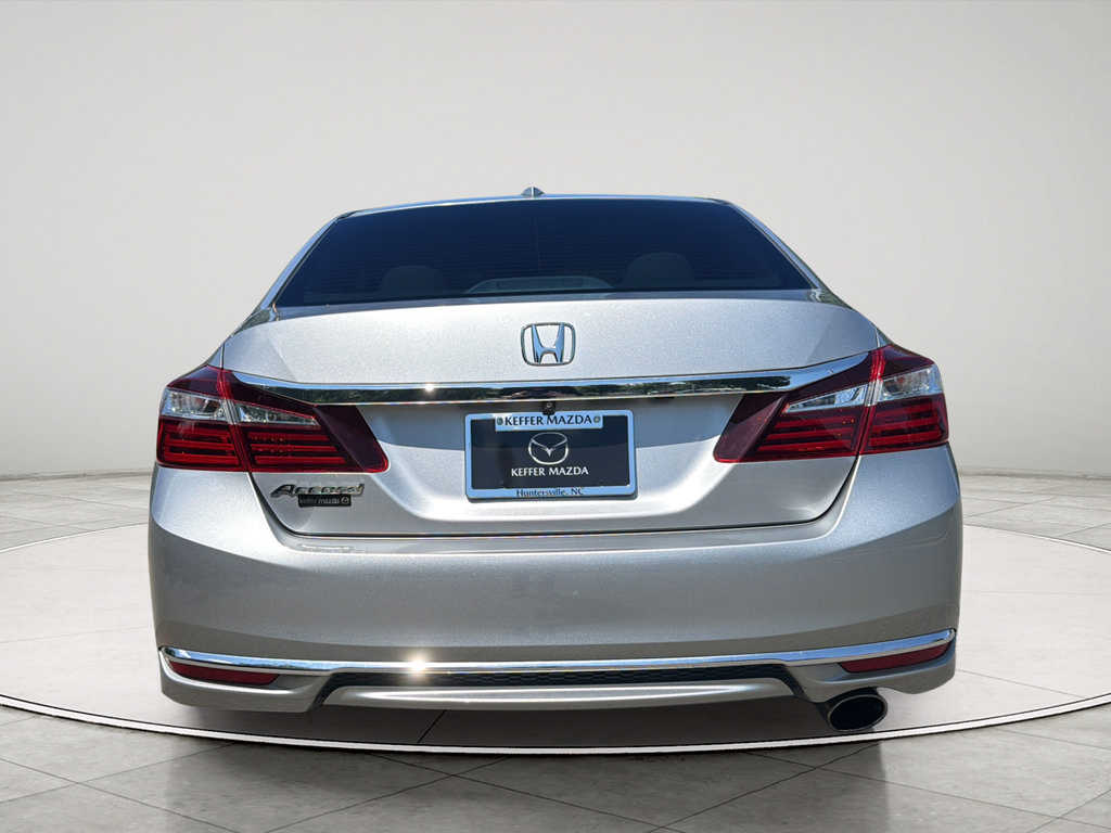 Used 2017 Honda Accord EX-L image 6