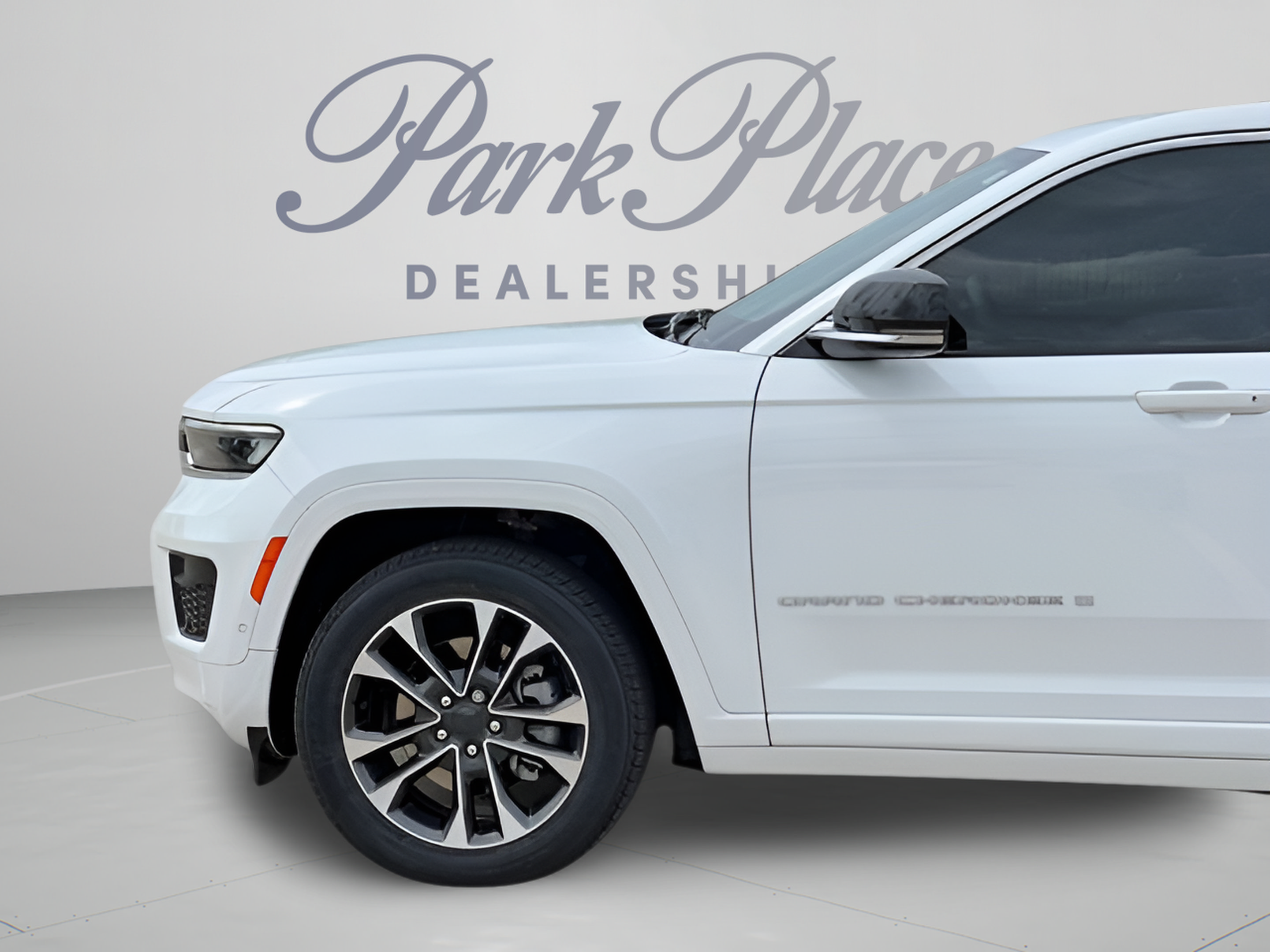 Used 2024 Jeep Grand Cherokee L Overland w/ Advanced Protech Group III AWD/4WD image 33