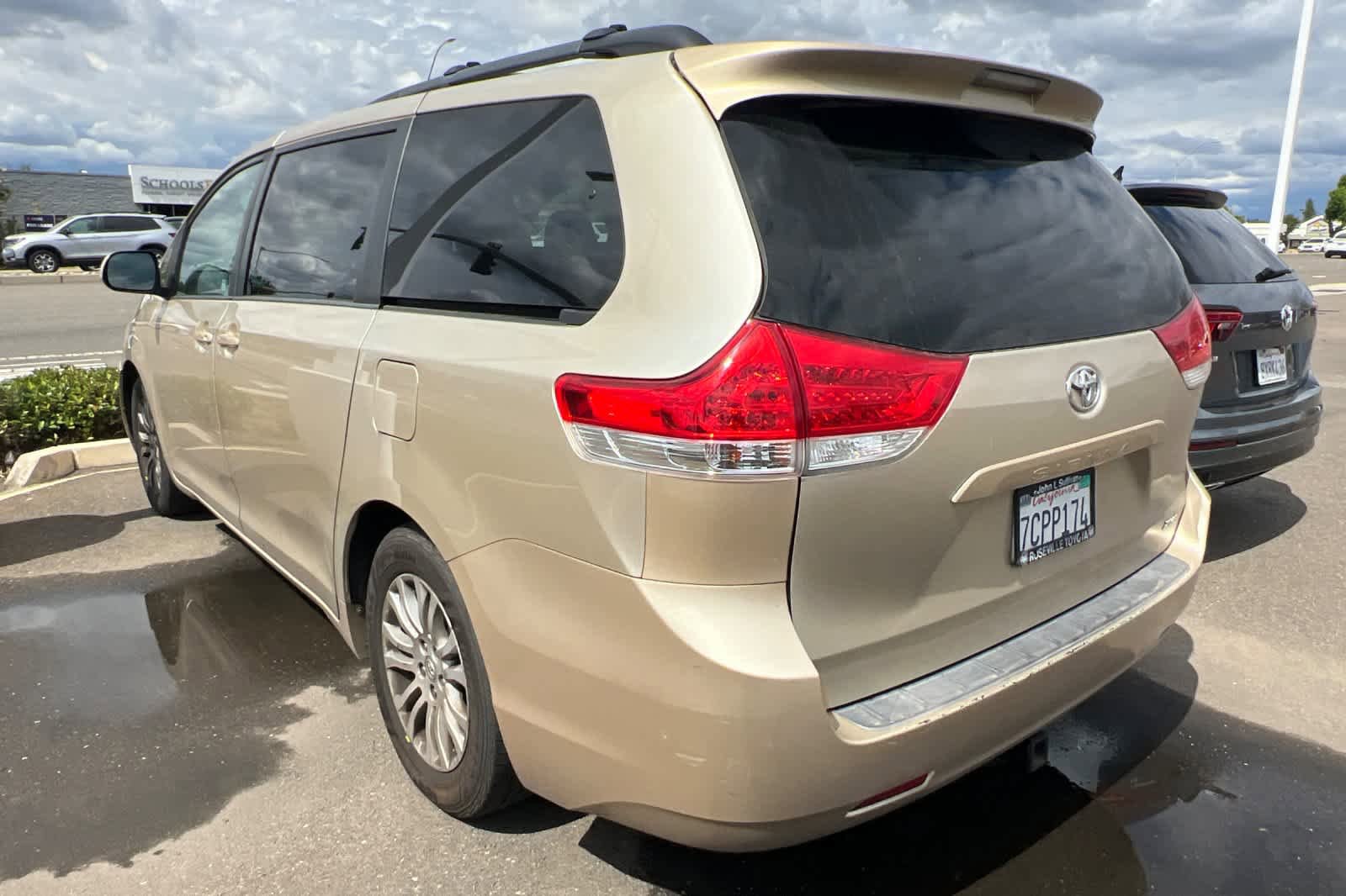 Used 2014 Toyota Sienna XLE FWD image 6