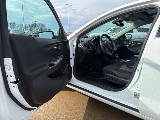Used 2024 Chevrolet Malibu LT FWD image 9