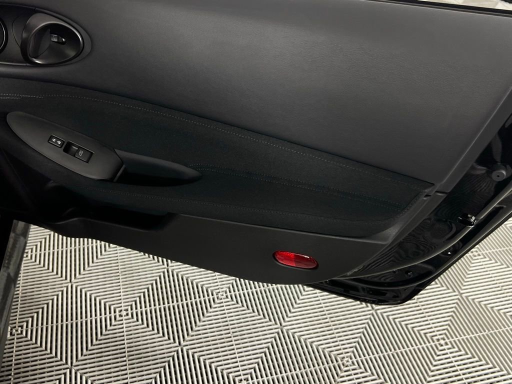 Used 2025 Nissan Z Sport w/ Floor Mat Package image 30