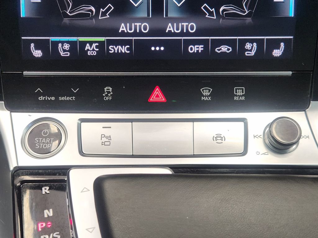 Used 2021 Audi e-tron Premium Plus w/ Premium Plus Package image 19