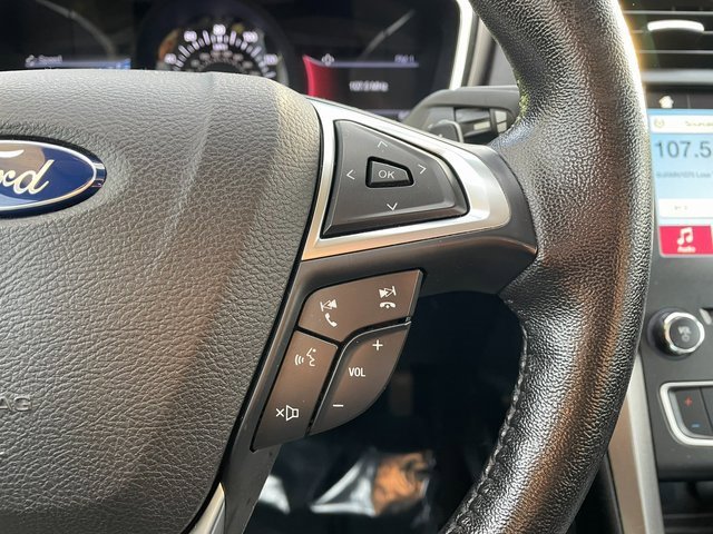 Used 2017 Ford Fusion SE w/ Equipment Group 201A image 19