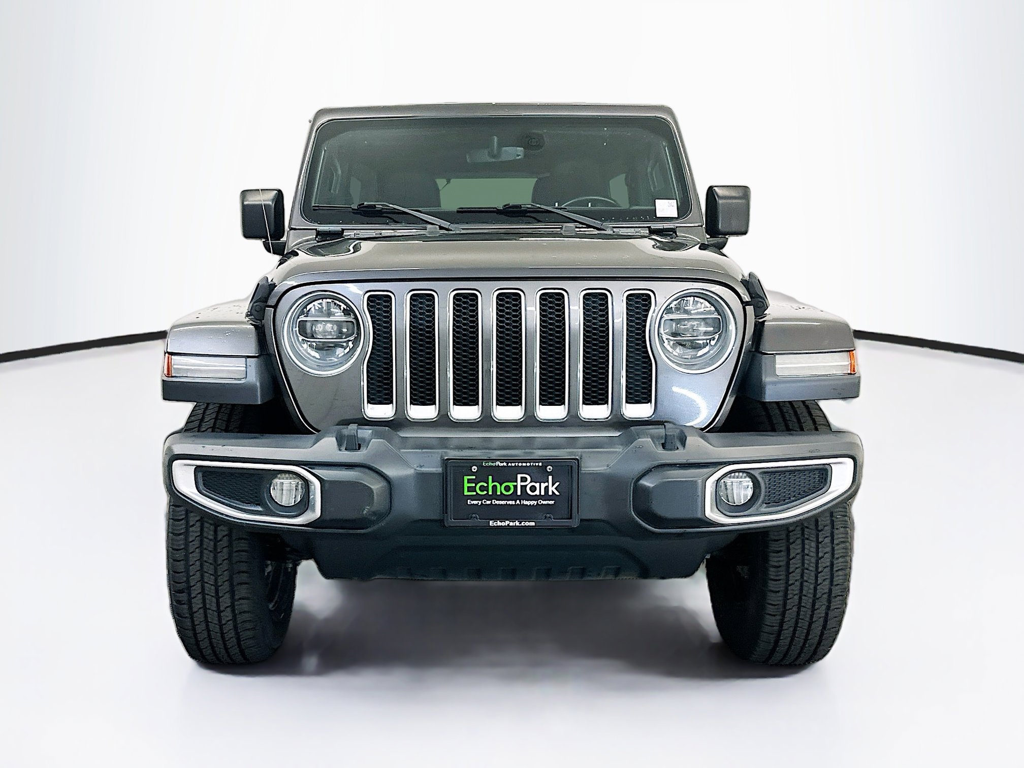 Used 2018 Jeep Wrangler Unlimited Sahara AWD/4WD image 2