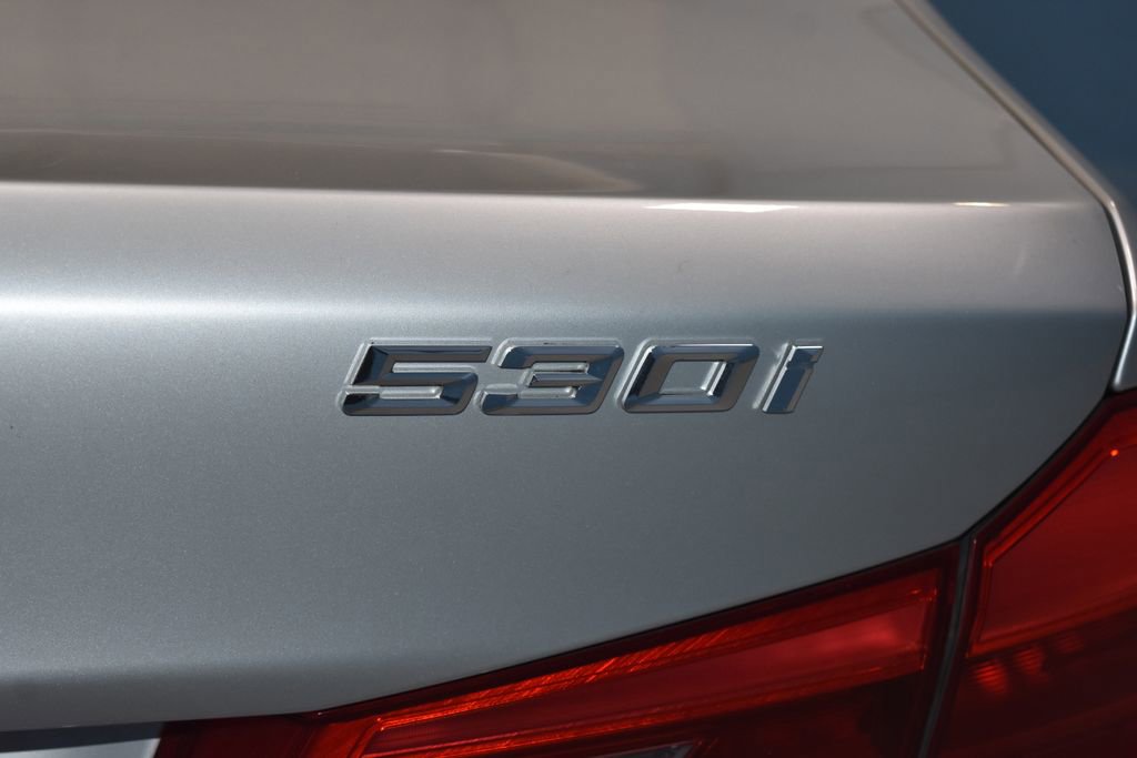 Used 2019 BMW 530i w/ Convenience Package image 32
