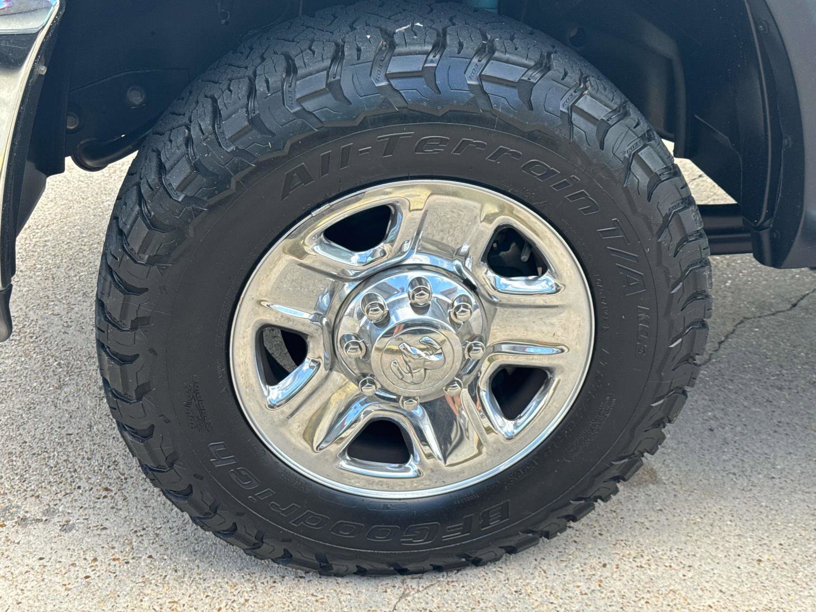 Used 2017 RAM 2500 Tradesman w/ Chrome Appearance Group image 4